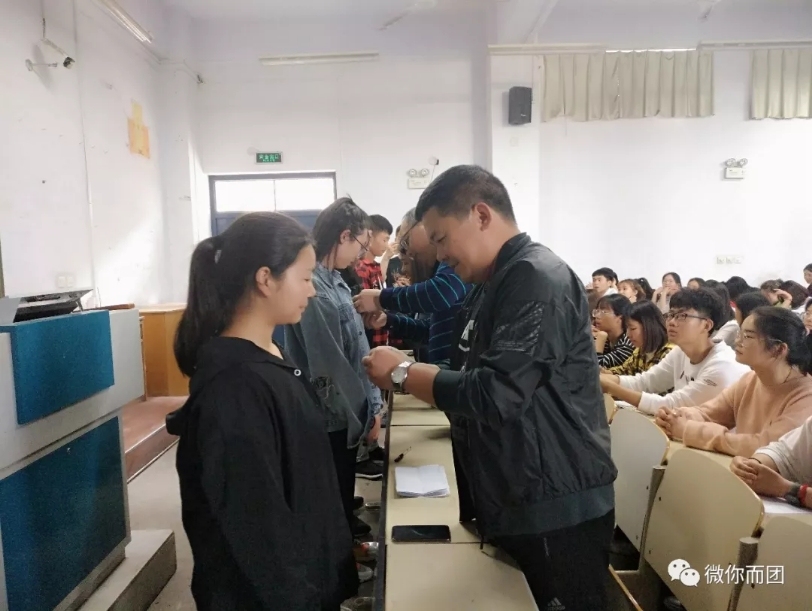 https://mmbiz.qpic.cn/mmbiz_jpg/UHhBlXKEQ9cztjOTsaic1FW1cv5TocyyicFnV8ZKknicw3aWTtwr2Qjg2oqFOsS2uRGibjUyF8pJ8QuaOaEbqZJzibw/?wx_fmt=jpeg